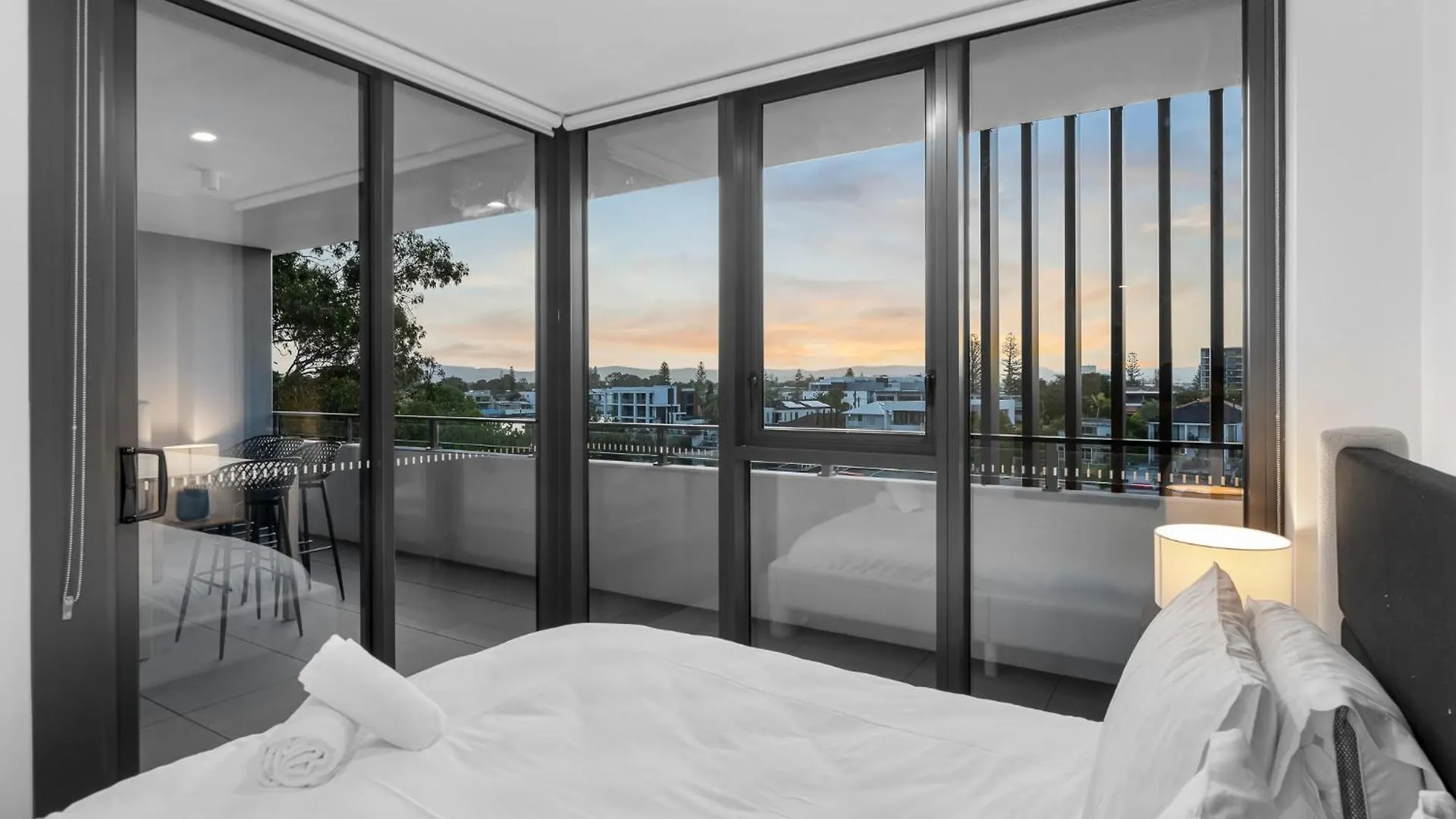 アパート The Haven - Brand New Riverview 2Br With Parking Pool Gym At Surfers Paradise ゴールドコースト